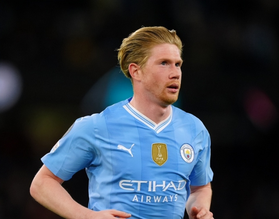 要不咱试试？网红：投简历来当工人，就能在诺坎普免费看球（网红支招：投简历去打工，诺坎普免费观赛不是梦）