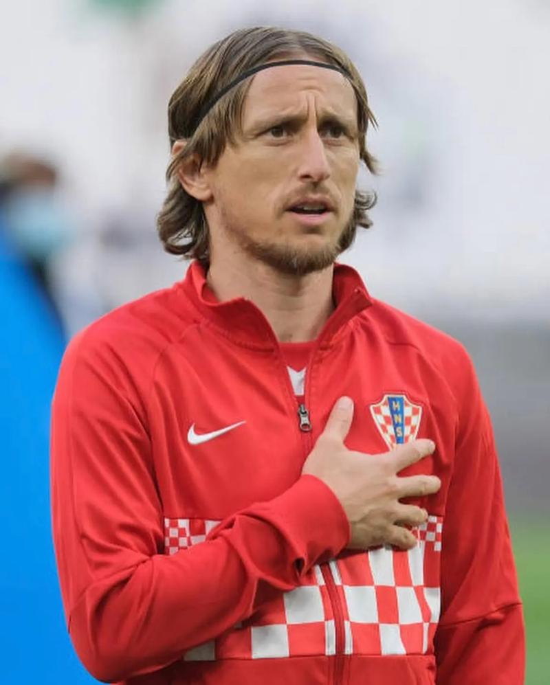 佩尼亚谈皇马第二球：维尼修斯撞到我，他犯规了（佩尼亚谈皇马第二球：维尼修斯先撞我，应判犯规）