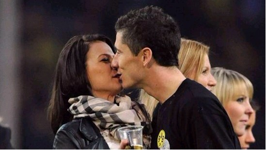 哥伦比亚11月大名单：J罗、迪亚斯领衔，里奥斯、卢库米在列（哥伦比亚11月名单出炉：J罗、迪亚斯领衔，里奥斯与卢库米入选）