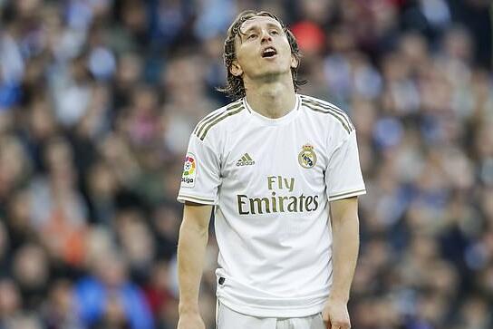 图片报：多特蒙德连伤两主力后卫，预计面临数周缺阵（图片报称，多特蒙德两名主力后卫先后受伤，预计将缺阵数周）